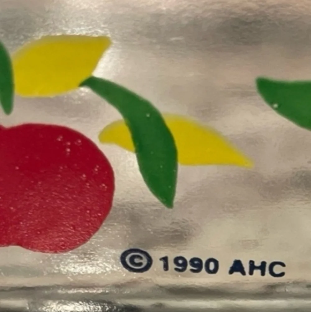Anchor Hocking 2Quart Glass Baking/searving Dish with Colorful Fruit Design